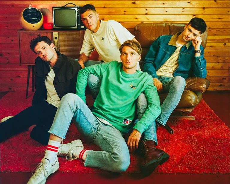 فرقة البوب Glass Animals صناعة عزف الموسيقى في بريطانيا