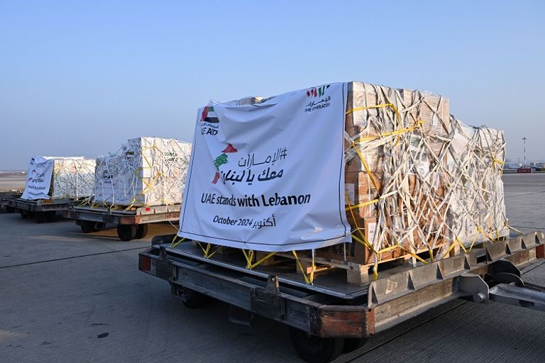 طائرة مساعدات إماراتية تتجه إلى لبنان