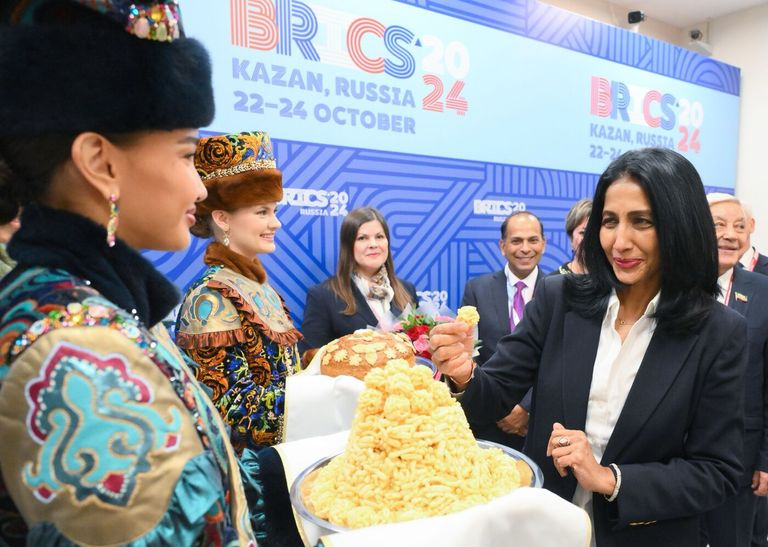 الحلوى التترية تستقبل القادة المشاركين في قمة 