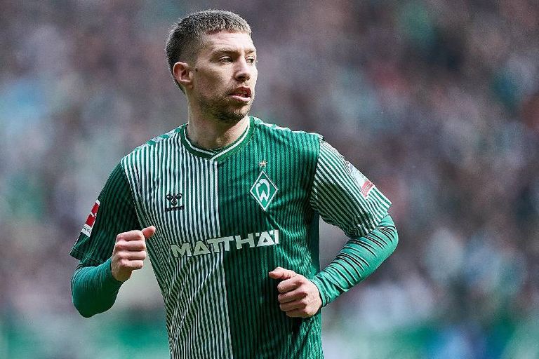 ميتشل فايزر رياض محرز نجم منتخب الجزائر