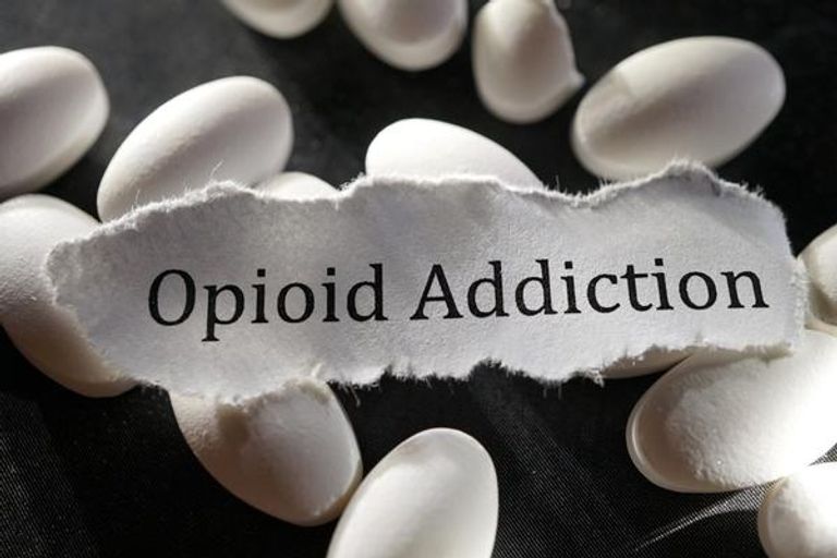 جهاز قابل للزرع بعد تناول جرعة زائدة من الأفيون