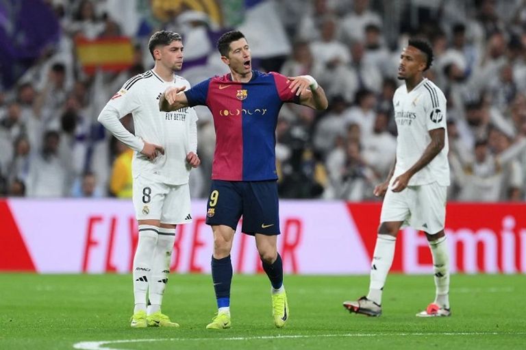 فيدريكو فالفيردي ريال مدريد وبرشلونة