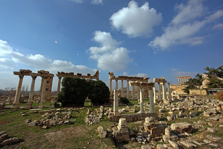 مدينة بعلبك اللبنانية الحرب تفقد بعلبك اللبنانية روادها وسكانها