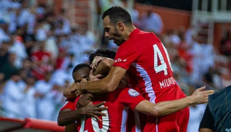 شباب الأهلي متصدر الدوري الإماراتي