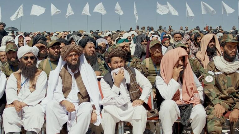 مشهد من الفيلم لبوابة القاعدة الأمريكية