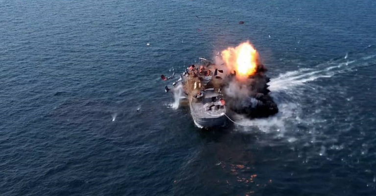 من المناورة البحرية لمليشيات الحوثي