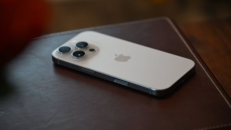 نظام التشغيل iOS 18.1