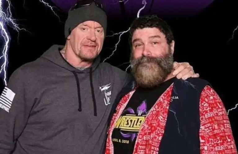 ميك فولي وأندرتيكر دونالد ترامب وكامالا هاريس