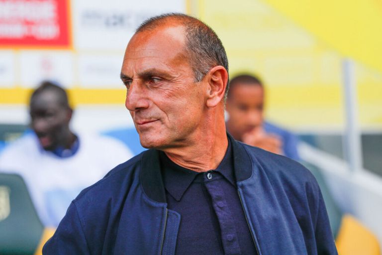 ميشيل دير زاكاريان المدرب الفرنسي الأرميني ميشيل دير زاكاريان