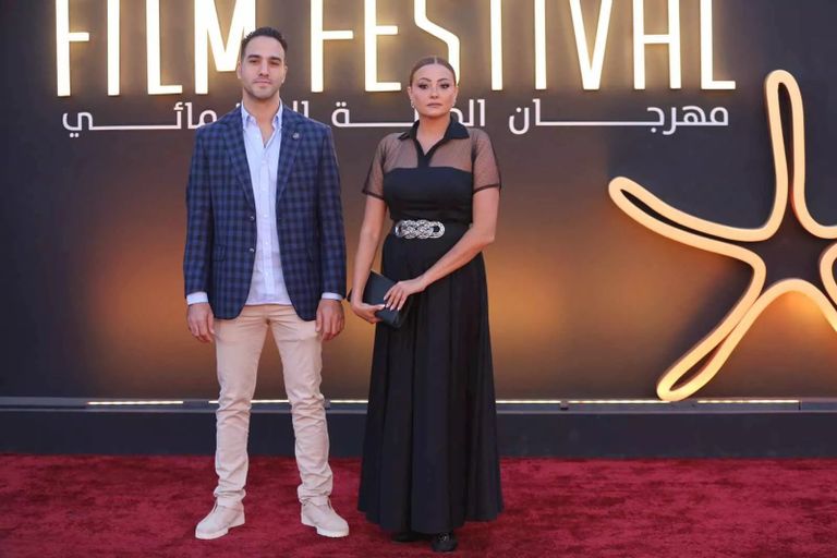 الفنانة بشرى وزوجها في الجونة