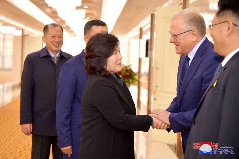 سيرغي لافروف يستقبل نظيرته الكورية الشمالية