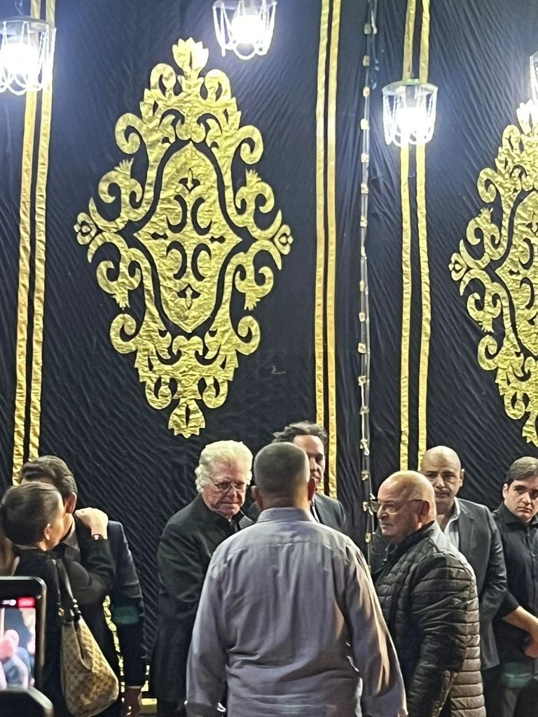 طفل في عزاء مصطفى فهمي