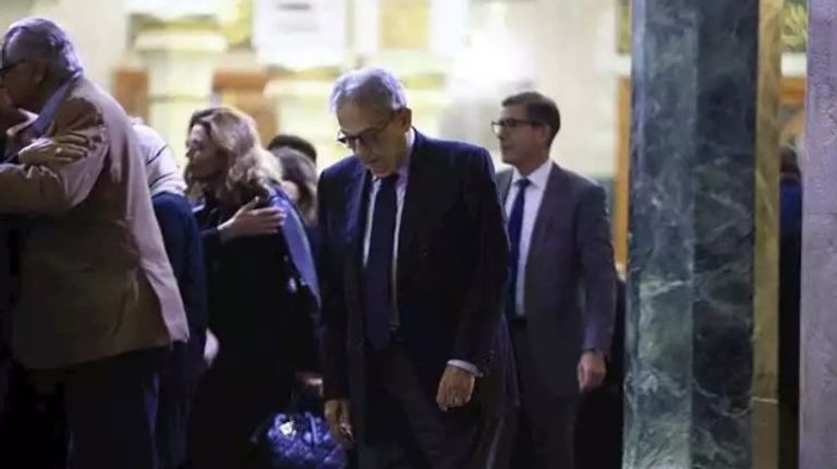 نجوم الفن والسياسة في عزاء مصطفى فهمي