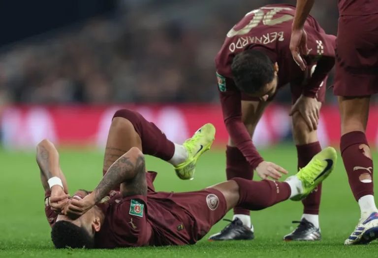 إصابات مانشستر سيتي بيب غوارديولا مدرب مانشستر سيتي