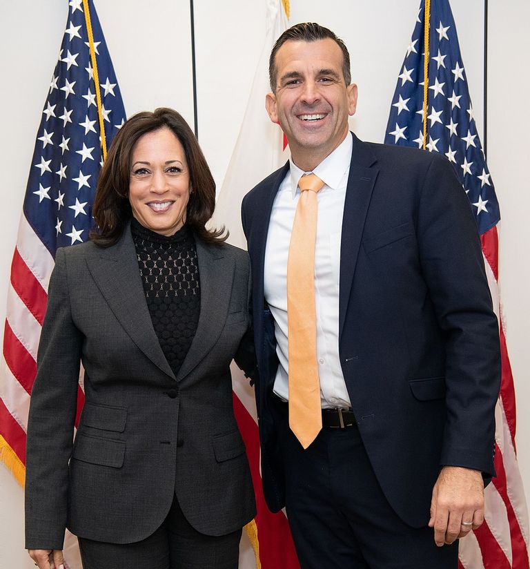 كامالا هاريس مرشحة الحزب الديمقراطي