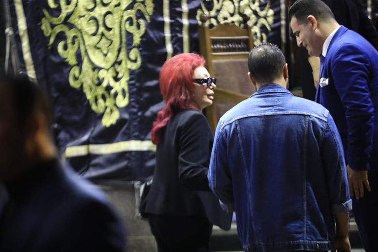 نجوم الفن والسياسة في عزاء مصطفى فهمي