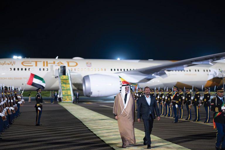 الشيخ خالد بن محمد بن زايد آل نهيان والدكتور آبي أحمد رئيس وزراء إثيوبيا