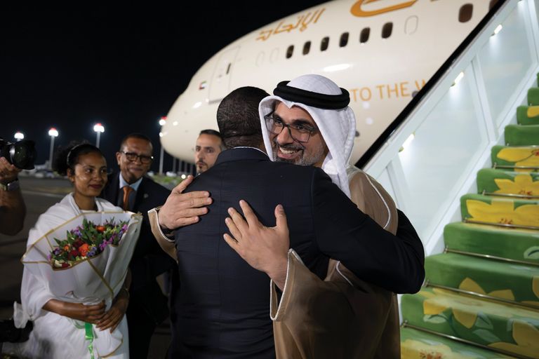 الشيخ خالد بن محمد بن زايد آل نهيان والدكتور آبي أحمد رئيس وزراء إثيوبيا