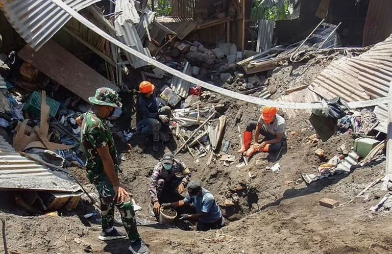 البركان الثائر