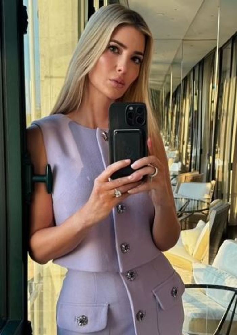 ترامب وميلانيا وإيفانكا