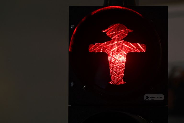 الرجل ذو القبعة رمز لوحدة ألمانيا