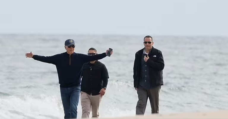 بايدن وزوجته