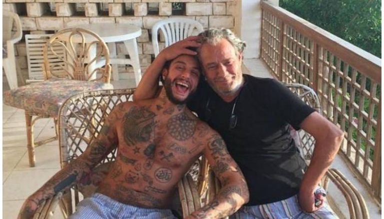 أحمد الفيشاوي ووالده الراحل فاروق الفيشاوي