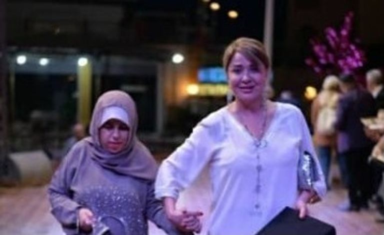 لحظة تكريم رنا