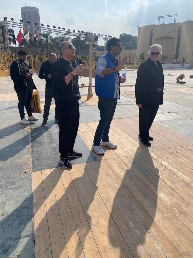 حسين فهمي رفقة وزير الثقافة المصري