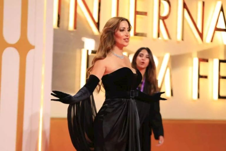 الفنانة نسرين طافش 