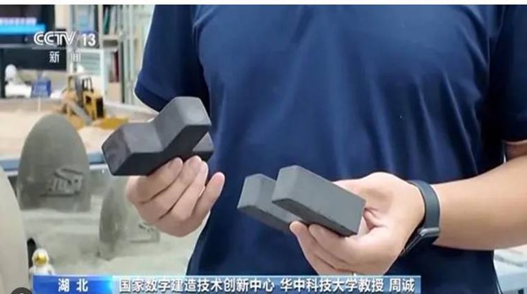 رسم تخيلي لبناء محطة فضاء فوق القمر