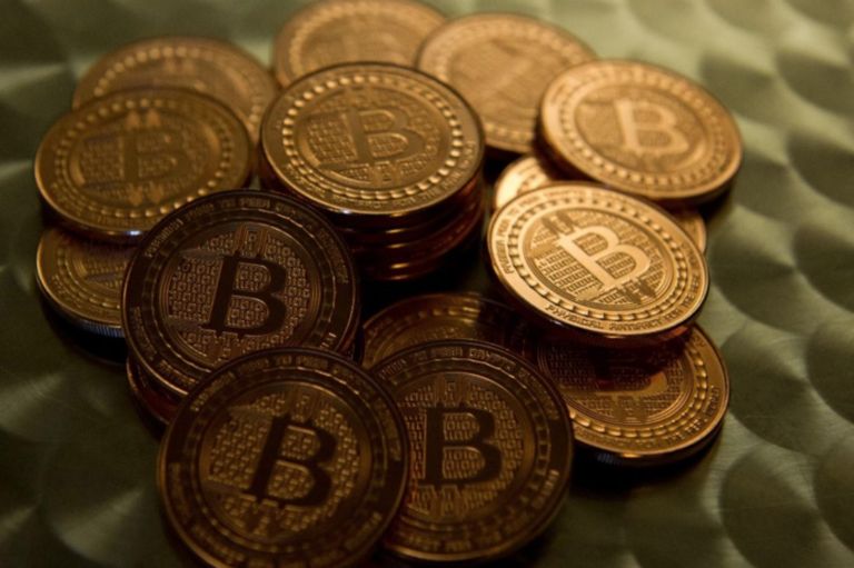 بيتكوين العملات الرقمية - أرشيفية