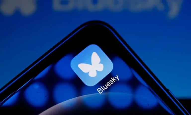 ما هي Bluesky؟ كل ما تحتاج معرفته عن المنصة البديلة لـ X