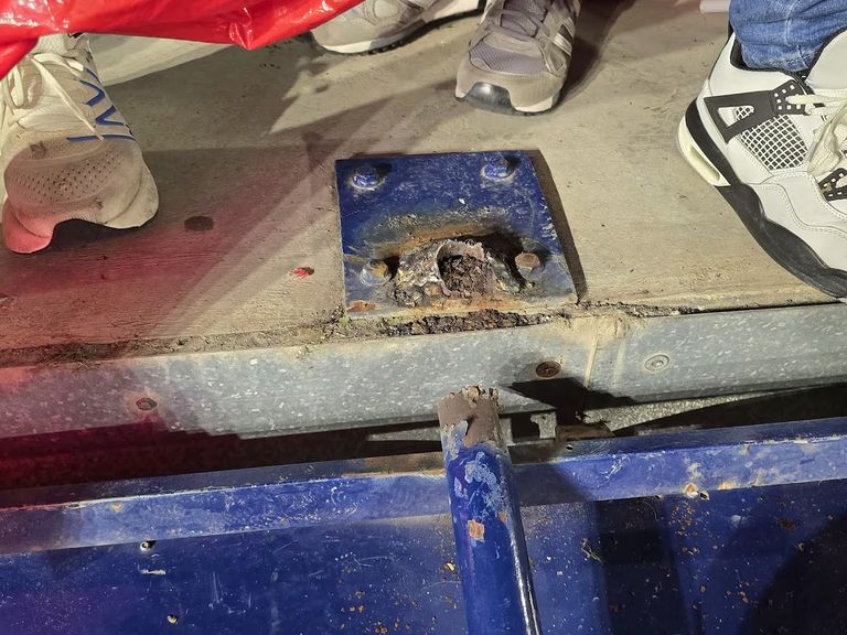 سقوط سياج في مباراة بإسبانيا سقوط سياج في مباراة بإسبانيا