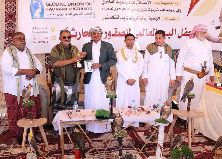 حضرموت تحيي اليوم العالمي للصقور