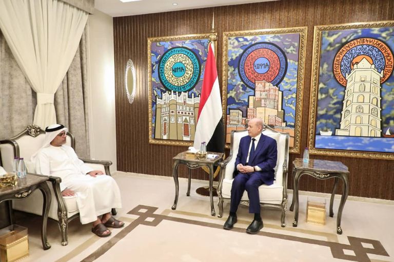 جانب مع اجتماع رشاد العليمي مع السفير الإماراتي