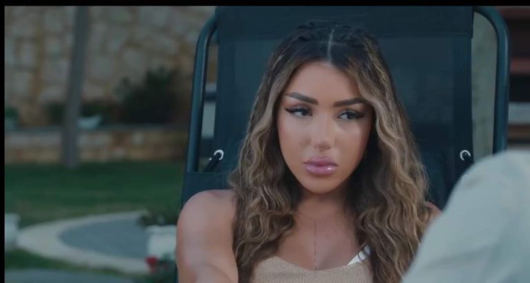 الفنانة سارة سلامة