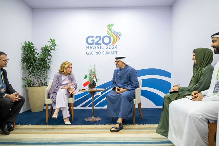 ولي عهد أبوظبي مع الرئيس المصري