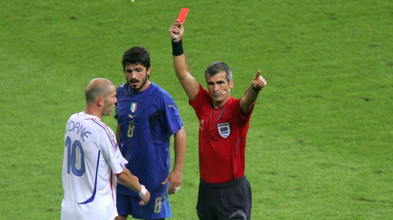 زين الدين زيدان نطحة زين الدين زيدان وماتيراتزي في نهائي كأس العالم