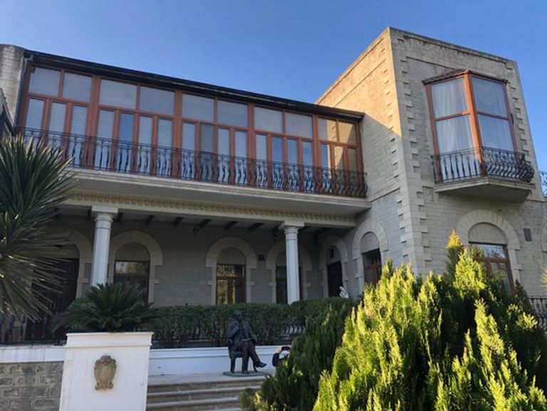 قصر الأخوين نوبل في باكو باكو البيضاء