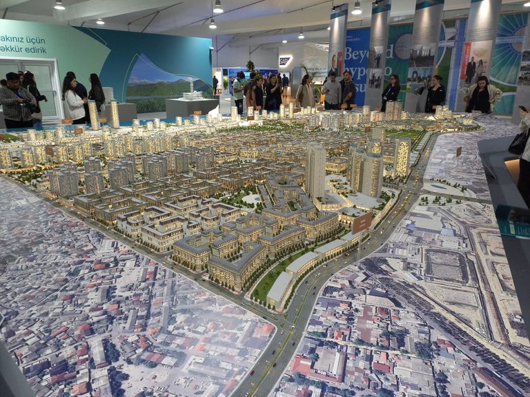 استعراض مخطط باكو البيضاء في COP29 باكو البيضاء