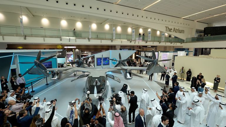 فعاليات معرض أبوظبي للطيران 2024