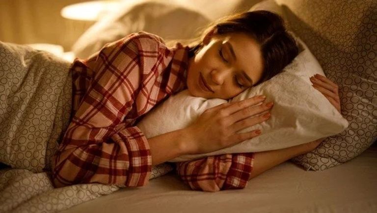 قلة جودة النوم تسرع شيخوخة الدماغ