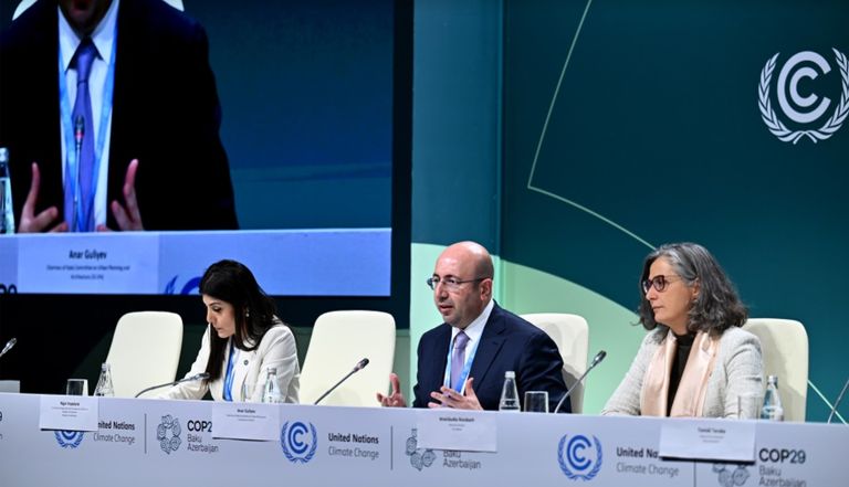 لقطات من الجلسة النقاشية ثلثا انبعاثات الكربون تأتي من مدن تغطي 2% من مساحة الكوكب