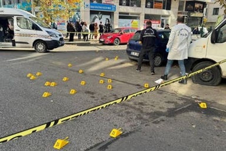 المدرب التركي الراحل إرسين أكا