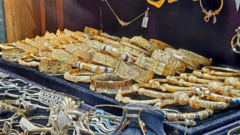مشغولات ذهبية متنوعة