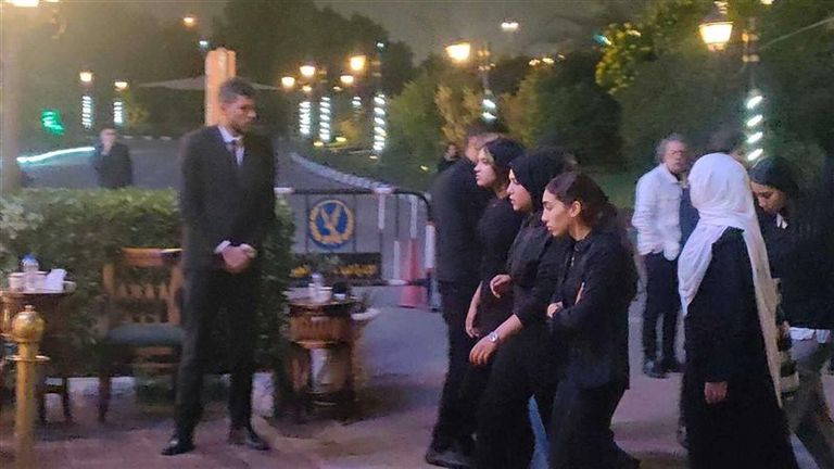 تامر حسني في عزاء محمد رحيم