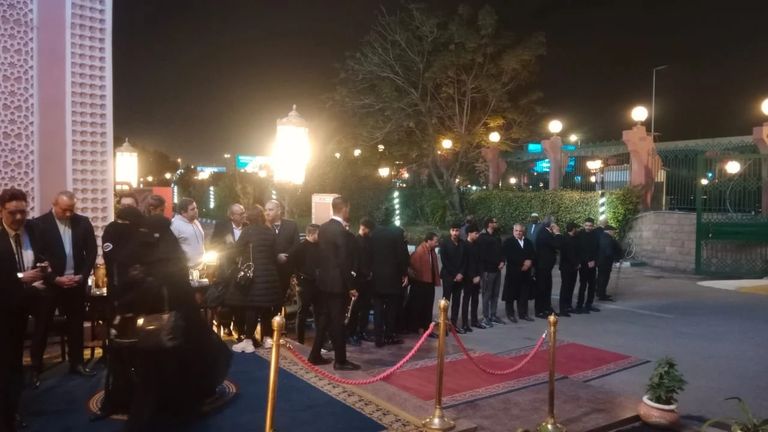 تامر حسني في عزاء محمد رحيم