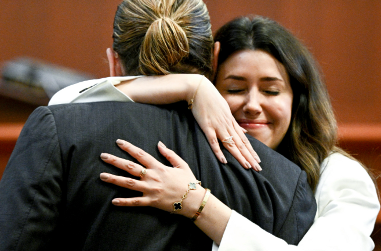 جوني ديب وكاميل فاسكيز