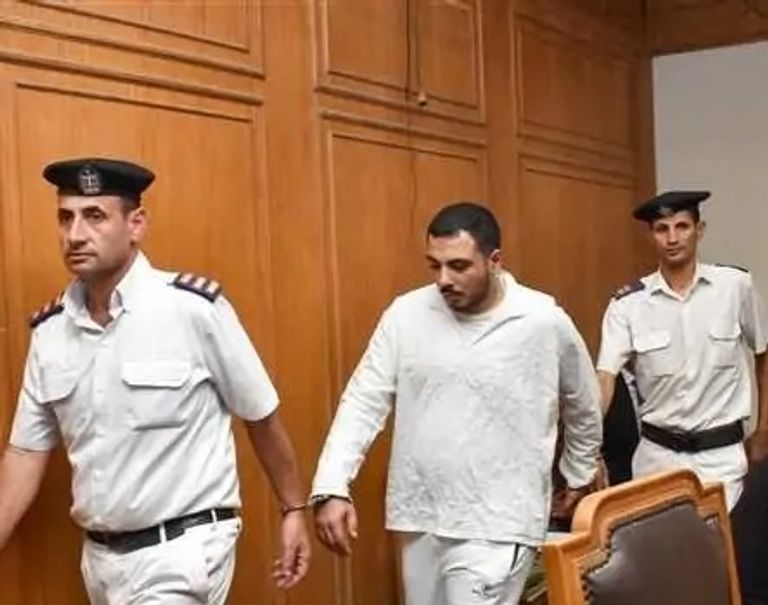 طليقة سفاح التجمع تُغيب عن المواجهة في المحكمة طليقة سفاح التجمع تُغيب عن المواجهة في المحكمة